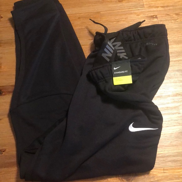 nike standard fit coupe standard shorts 